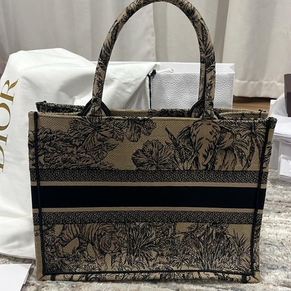 Christian Dior Tote bag - Picture 2 of 11